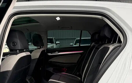 Volkswagen Golf VIII, 2024 год, 1 899 000 рублей, 13 фотография