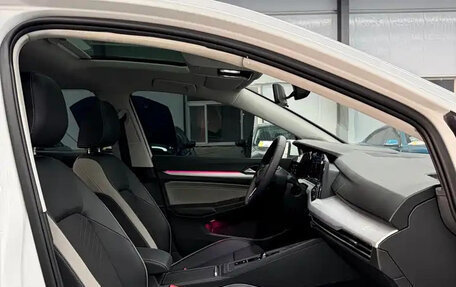 Volkswagen Golf VIII, 2024 год, 1 899 000 рублей, 14 фотография