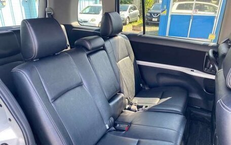 Toyota ISis I, 2017 год, 1 100 000 рублей, 11 фотография