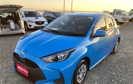 Toyota Yaris, 2022 год, 1 030 000 рублей, 1 фотография
