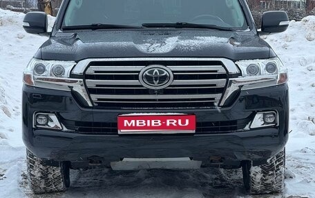 Toyota Land Cruiser 200, 2018 год, 6 750 000 рублей, 1 фотография