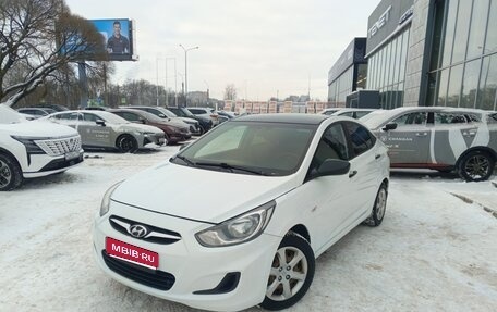Hyundai Solaris II рестайлинг, 2012 год, 599 000 рублей, 1 фотография