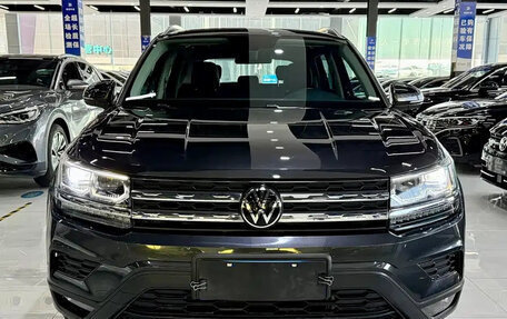 Volkswagen Tharu, 2023 год, 1 800 000 рублей, 2 фотография