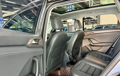 Volkswagen Tharu, 2023 год, 1 800 000 рублей, 8 фотография