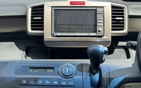 Honda Freed I, 2016 год, 882 000 рублей, 13 фотография