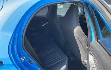 Toyota Yaris, 2022 год, 1 030 000 рублей, 14 фотография