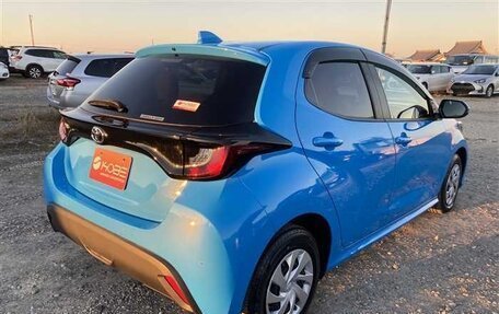 Toyota Yaris, 2022 год, 1 030 000 рублей, 4 фотография