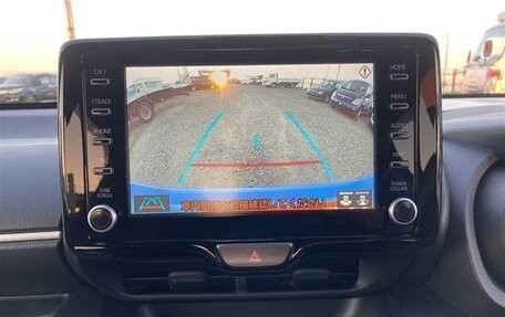 Toyota Yaris, 2022 год, 1 030 000 рублей, 13 фотография