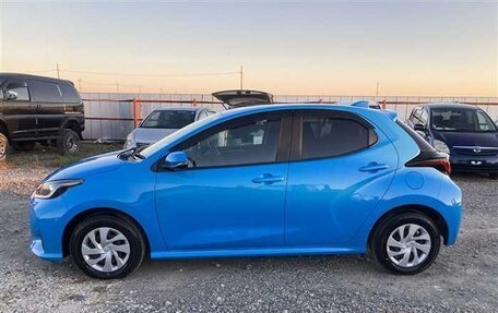 Toyota Yaris, 2022 год, 1 030 000 рублей, 8 фотография