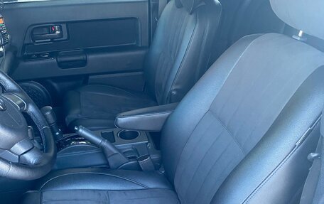 Toyota FJ Cruiser, 2007 год, 2 990 000 рублей, 22 фотография