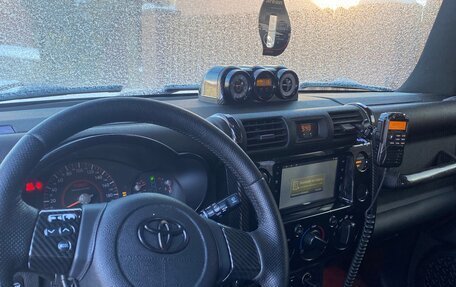 Toyota FJ Cruiser, 2007 год, 2 990 000 рублей, 24 фотография