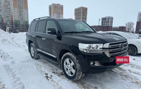 Toyota Land Cruiser 200, 2018 год, 6 750 000 рублей, 4 фотография