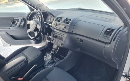 Skoda Fabia II, 2011 год, 765 000 рублей, 13 фотография