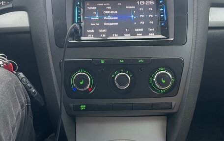 Skoda Octavia, 2011 год, 450 000 рублей, 4 фотография