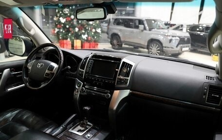 Toyota Land Cruiser 200, 2014 год, 3 889 000 рублей, 10 фотография