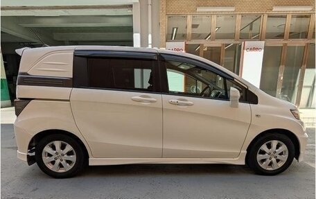 Honda Freed I, 2014 год, 955 000 рублей, 5 фотография