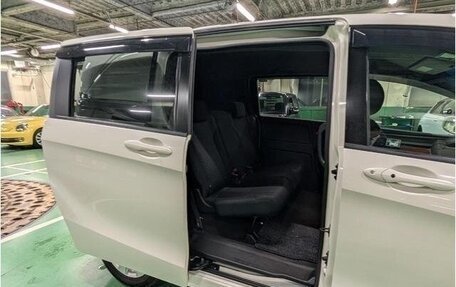 Honda Freed I, 2014 год, 955 000 рублей, 18 фотография