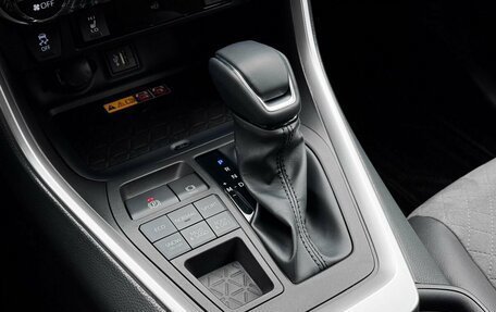 Toyota RAV4, 2025 год, 4 390 000 рублей, 15 фотография