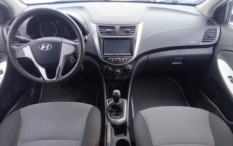 Hyundai Solaris II рестайлинг, 2012 год, 599 000 рублей, 12 фотография