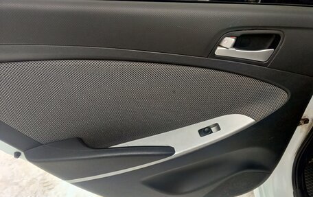 Hyundai Solaris II рестайлинг, 2012 год, 599 000 рублей, 16 фотография