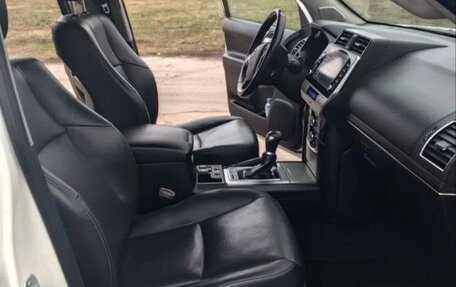 Toyota Land Cruiser Prado 150 рестайлинг 2, 2020 год, 4 900 000 рублей, 7 фотография