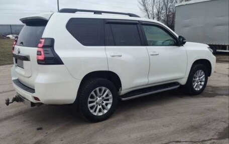 Toyota Land Cruiser Prado 150 рестайлинг 2, 2020 год, 4 900 000 рублей, 4 фотография