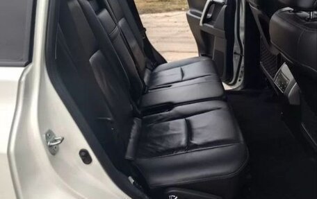 Toyota Land Cruiser Prado 150 рестайлинг 2, 2020 год, 4 900 000 рублей, 6 фотография