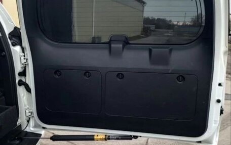 Toyota Land Cruiser Prado 150 рестайлинг 2, 2020 год, 4 900 000 рублей, 8 фотография