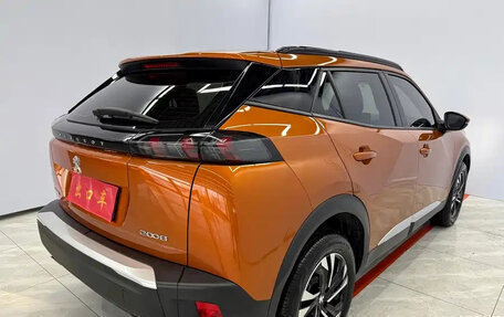 Peugeot 2008 II, 2022 год, 1 700 000 рублей, 6 фотография