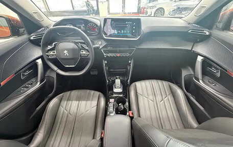 Peugeot 2008 II, 2022 год, 1 700 000 рублей, 10 фотография