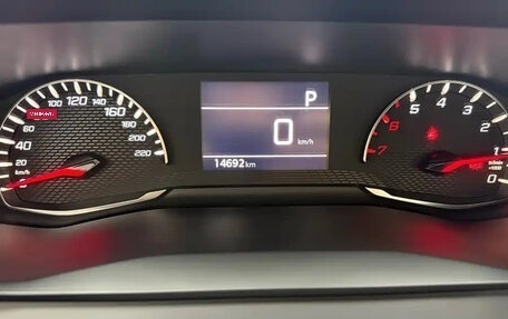 Peugeot 2008 II, 2022 год, 1 700 000 рублей, 12 фотография