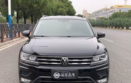 Volkswagen Tiguan II, 2021 год, 1 680 004 рублей, 2 фотография