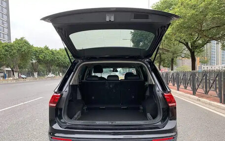 Volkswagen Tiguan II, 2021 год, 1 680 004 рублей, 7 фотография