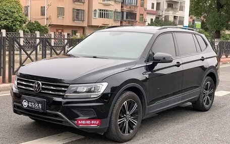 Volkswagen Tiguan II, 2021 год, 1 680 004 рублей, 3 фотография