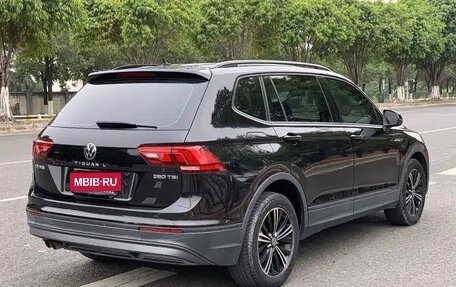 Volkswagen Tiguan II, 2021 год, 1 680 004 рублей, 6 фотография