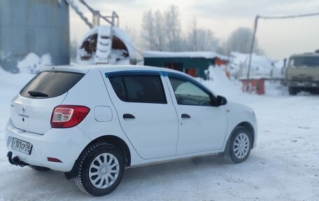 Renault Sandero II рестайлинг, 2015 год, 500 000 рублей, 2 фотография