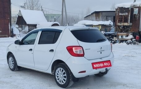 Renault Sandero II рестайлинг, 2015 год, 500 000 рублей, 3 фотография