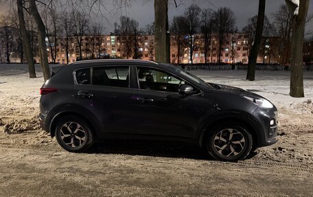 KIA Sportage IV рестайлинг, 2020 год, 2 050 000 рублей, 3 фотография