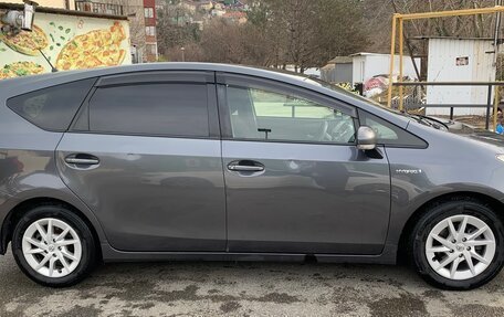 Toyota Prius Alpha I (ZVW40/41), 2013 год, 990 000 рублей, 7 фотография