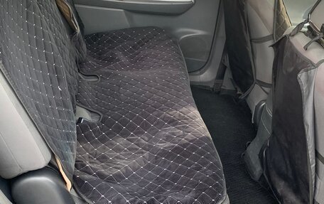 Toyota Prius Alpha I (ZVW40/41), 2013 год, 990 000 рублей, 8 фотография