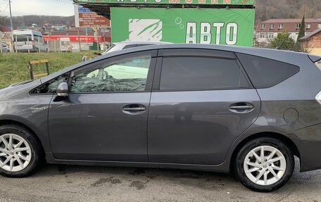 Toyota Prius Alpha I (ZVW40/41), 2013 год, 990 000 рублей, 6 фотография