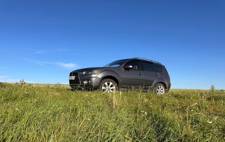 Mitsubishi Outlander III рестайлинг 3, 2010 год, 1 150 000 рублей, 2 фотография