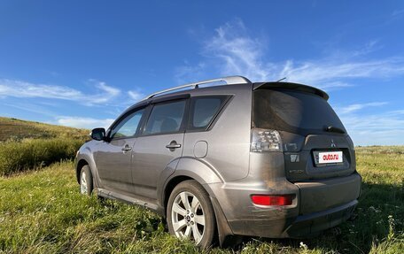 Mitsubishi Outlander III рестайлинг 3, 2010 год, 1 150 000 рублей, 3 фотография