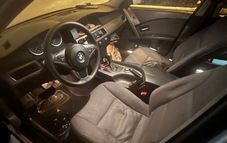 BMW 5 серия, 2004 год, 780 000 рублей, 3 фотография