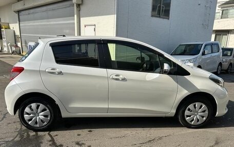 Toyota Vitz, 2014 год, 680 000 рублей, 7 фотография