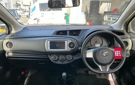 Toyota Vitz, 2014 год, 680 000 рублей, 9 фотография