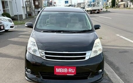 Toyota ISis I, 2013 год, 1 120 000 рублей, 2 фотография