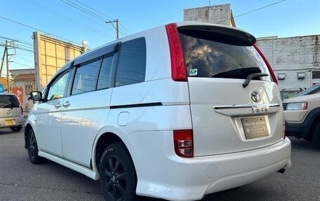 Toyota ISis I, 2012 год, 990 000 рублей, 5 фотография