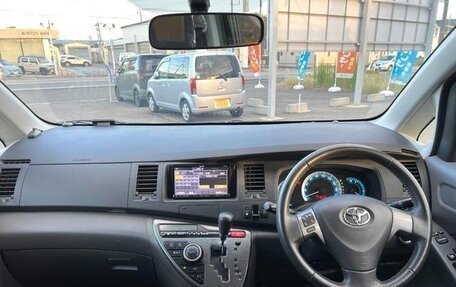 Toyota ISis I, 2012 год, 990 000 рублей, 11 фотография