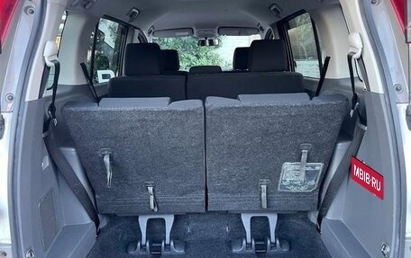 Toyota ISis I, 2012 год, 990 000 рублей, 14 фотография